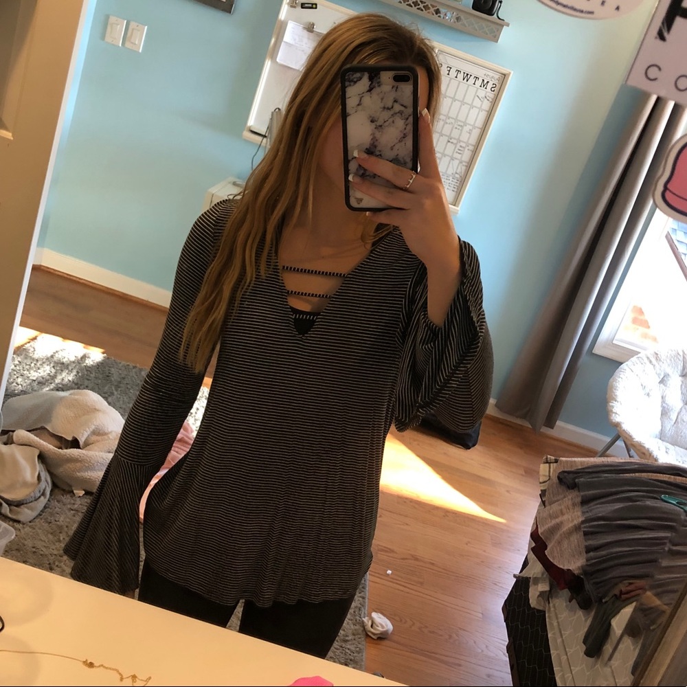 american eagle long sleeve shirt!!